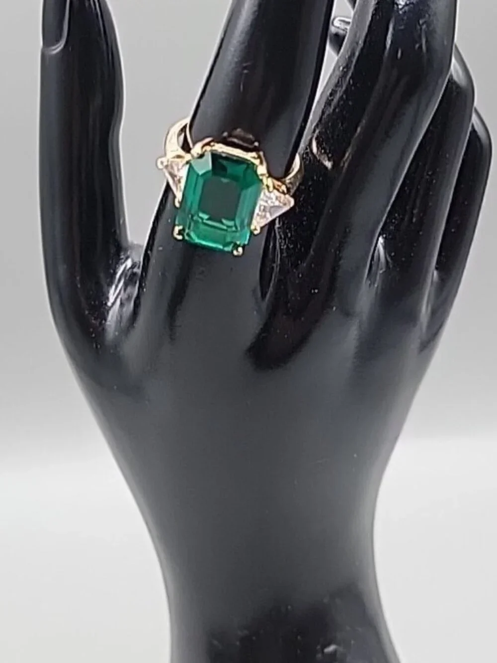 Art Deco 18K HGE Oversized Faux Emerald & Diamante Fashion Ring Gold Tone 8.5
